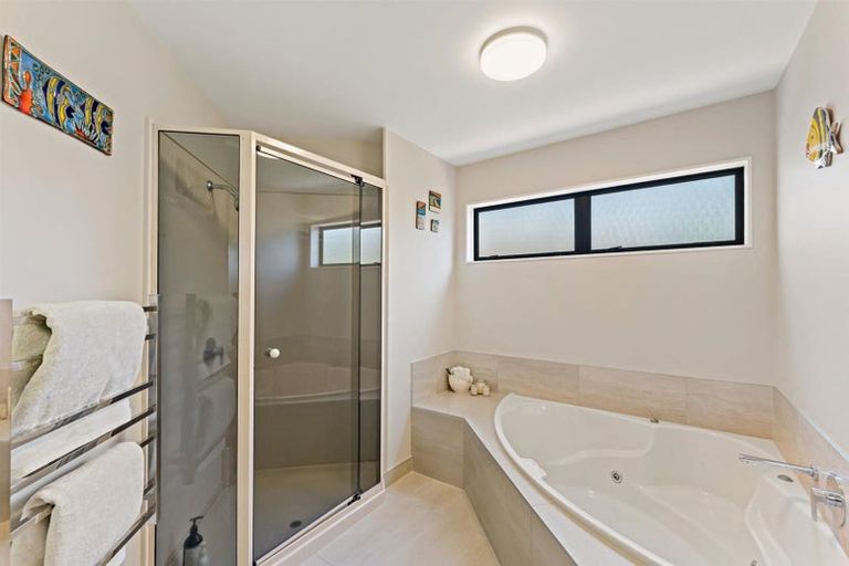 Photo of property in 2/33 Milford Road, Milford, Auckland, 0620