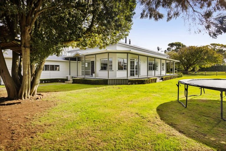 Photo of property in 14 Weld Street, Normanby, Hawera, 4614