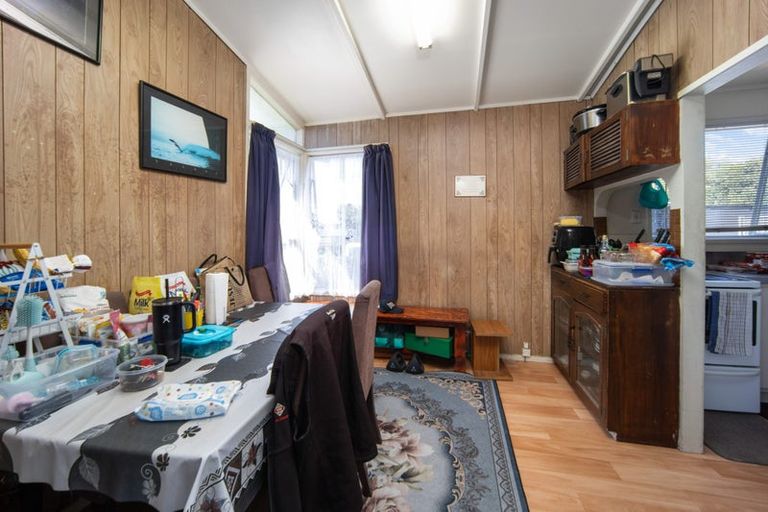 Photo of property in 6 Burbank Avenue, Manurewa, Auckland, 2102