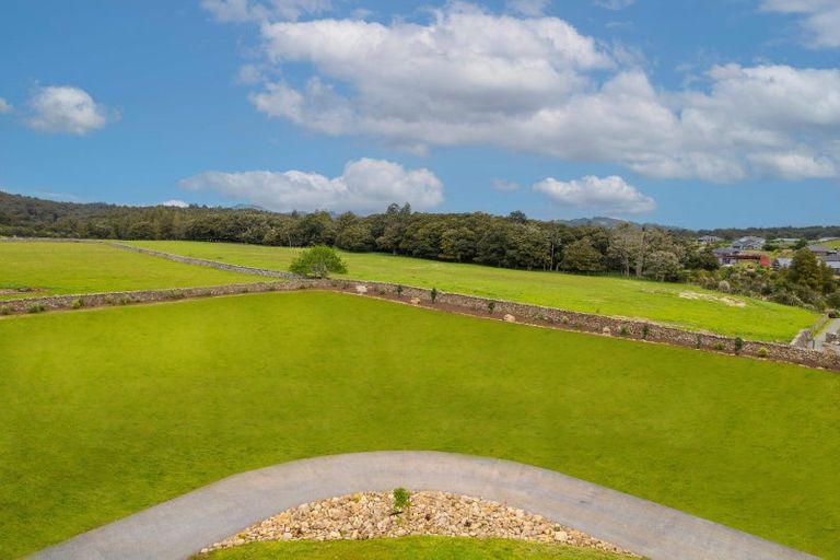 Photo of property in 8 Stonedale Way, Te Kamo, 0185