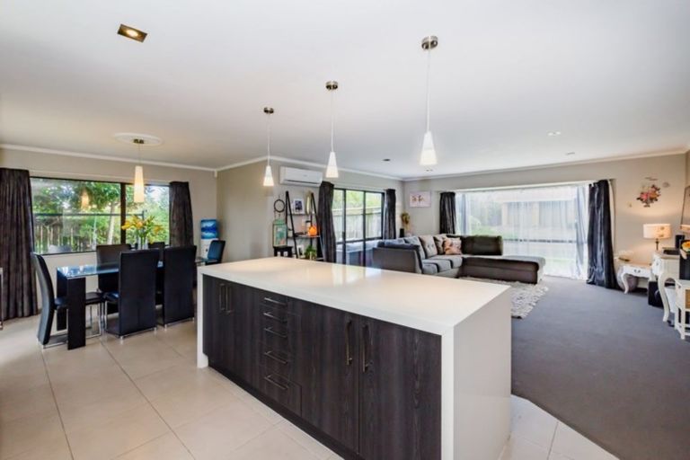 Photo of property in 79 Mazengarb Road, Paraparaumu Beach, Paraparaumu, 5032