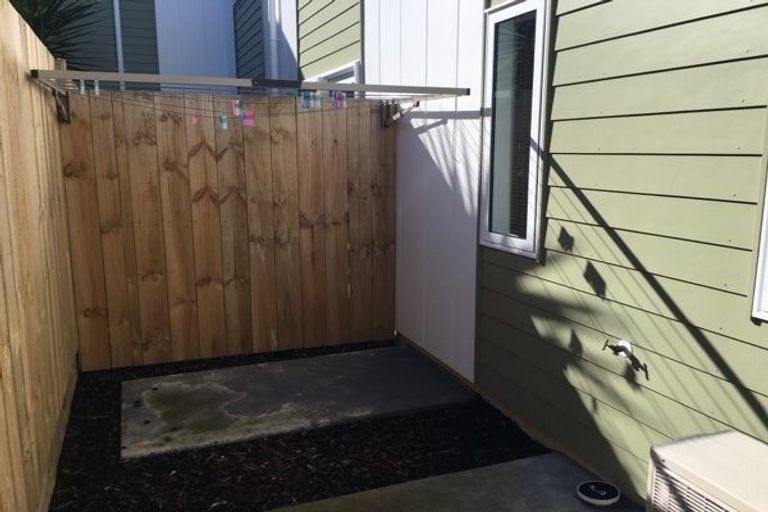 Photo of property in 4/10 Burrows Place, Frankton, Hamilton, 3204