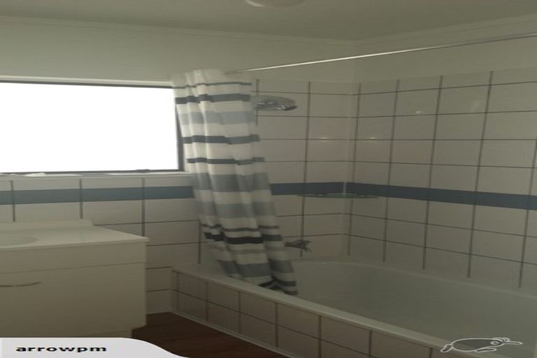 Photo of property in 24 Karamu Street, Te Atatu Peninsula, Auckland, 0610