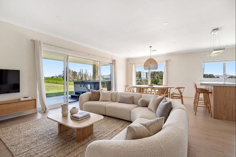Photo of property in 30 Mahurangi East Road, Snells Beach, 0982