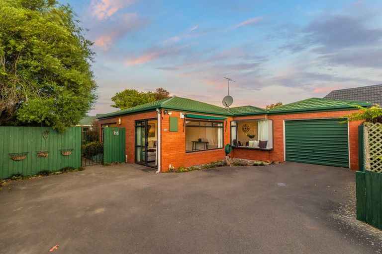 Photo of property in 10a North Parade, Richmond, Christchurch, 8013