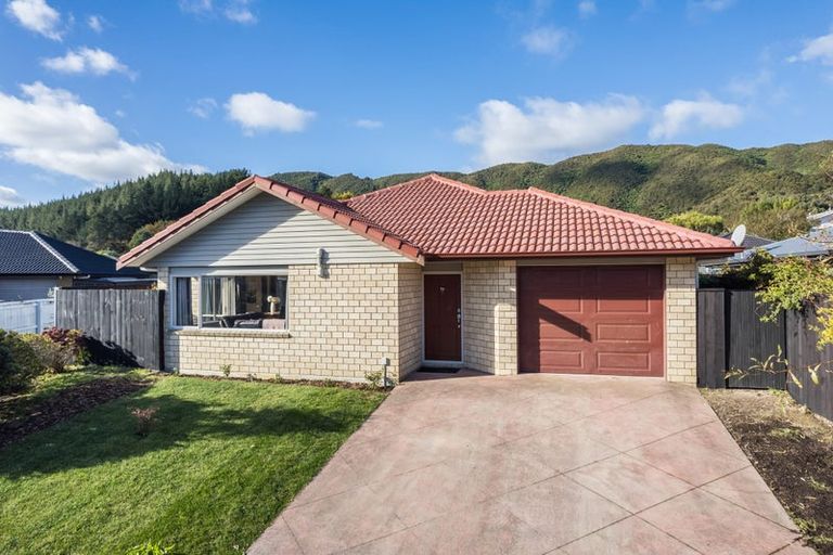 Photo of property in 17 Fraser Colman Grove, Wainuiomata, Lower Hutt, 5014