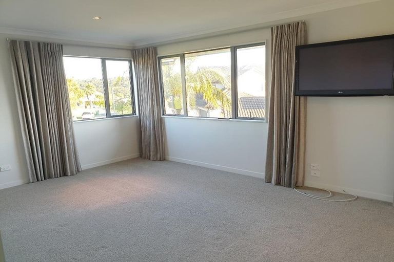 Photo of property in 5 Kelmore Place, Schnapper Rock, Auckland, 0632