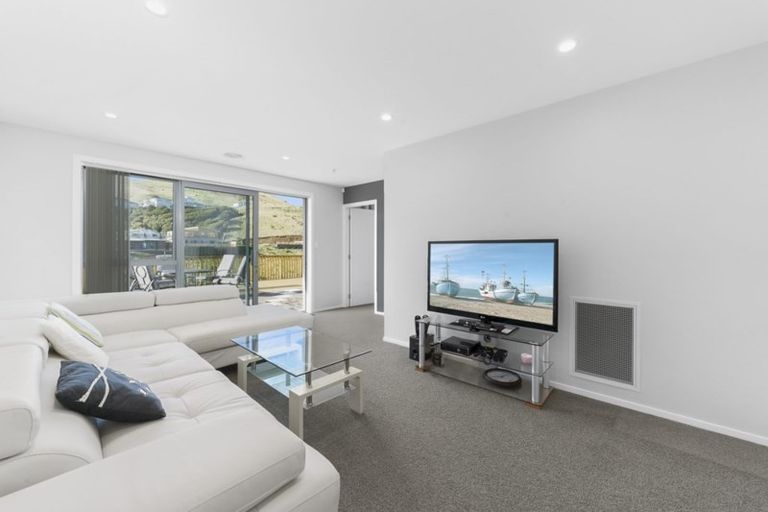 Photo of property in 18 Rochdale Drive, Churton Park, Wellington, 6037