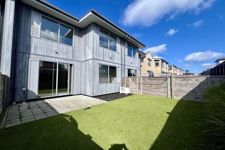 Photo of property in 9 Gunn Way, Hobsonville, Auckland, 0616