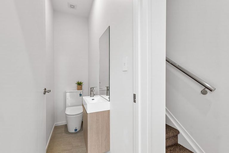 Photo of property in 49b Vera Road, Te Atatu South, Auckland, 0610