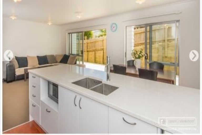 Photo of property in 8 Cresswell Place, Johnsonville, Wellington, 6037