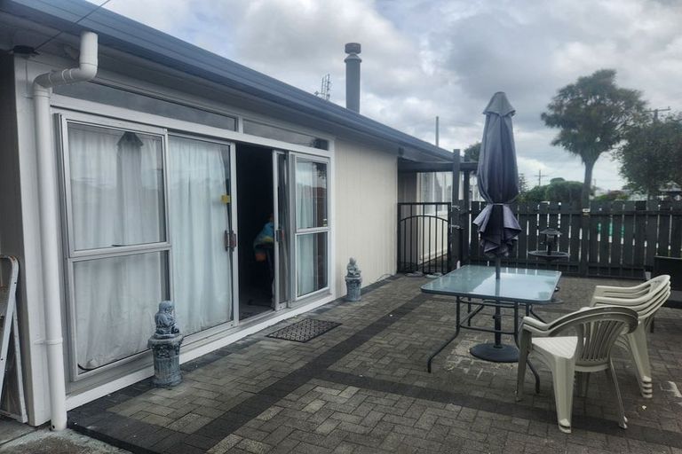 Photo of property in 80 Tiraumea Drive, Pakuranga, Auckland, 2010