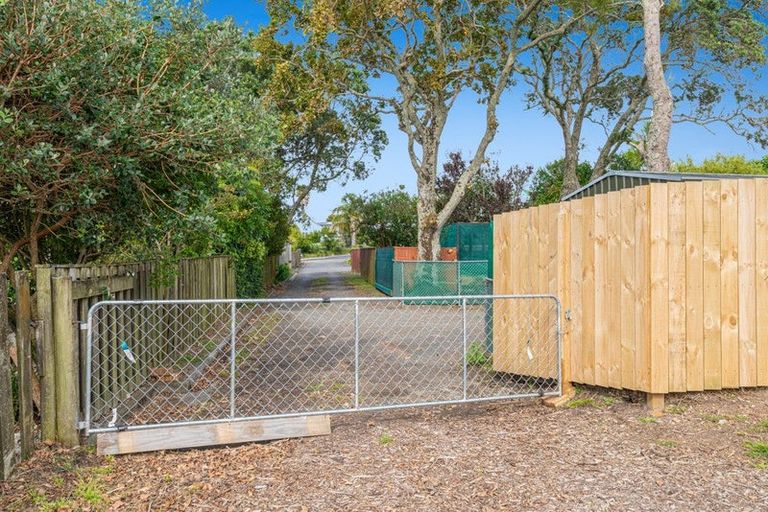 Photo of property in 929 Whangaparaoa Road, Manly, Whangaparaoa, 0930