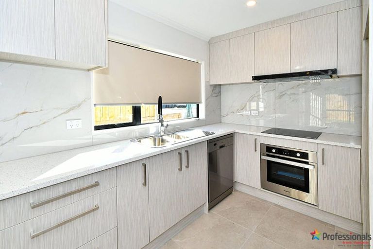 Photo of property in 122a Buckland Road, Mangere East, Auckland, 2024