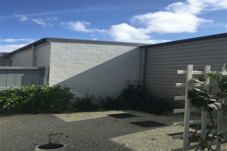 Photo of property in 42 Kuaka Drive, Takanini, 2112