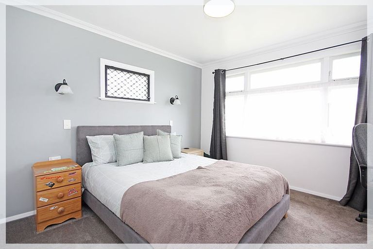 Photo of property in 28 George Street, Levin, 5510
