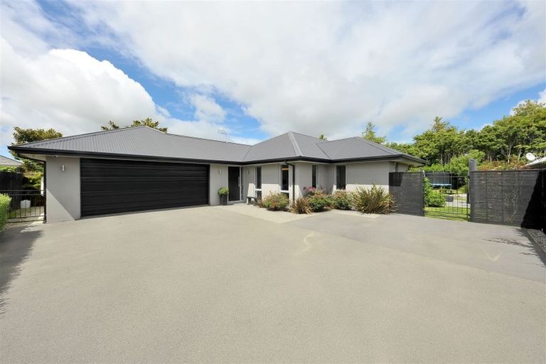 Photo of property in 18 Heathridge Place, Lincoln, 7608