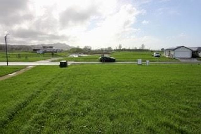 Photo of property in 19 Ngaroma Crescent, Whitianga, 3510