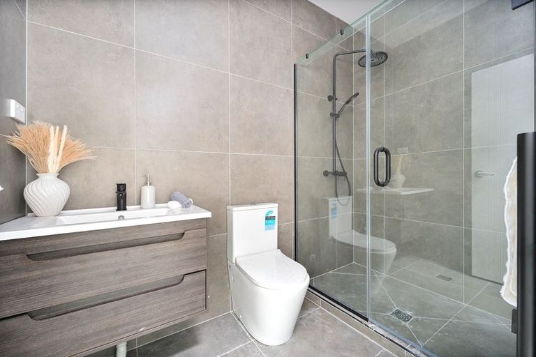 Photo of property in 4/442 Old Te Atatu Road, Te Atatu Peninsula, Auckland, 0610