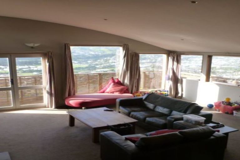 Photo of property in 10 Chastudon Place, Tawa, Wellington, 5028