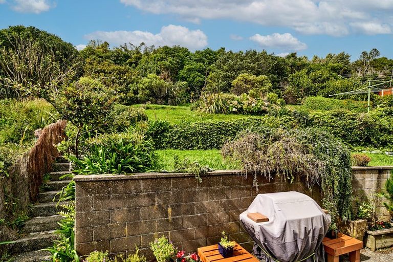 Photo of property in 27 Bedford Street, Northland, Wellington, 6012