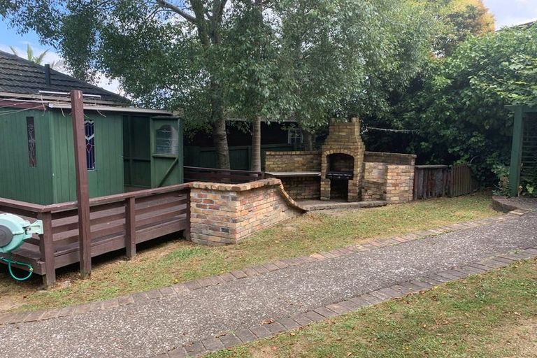 Photo of property in 27 Wairau Road, Forrest Hill, Auckland, 0627