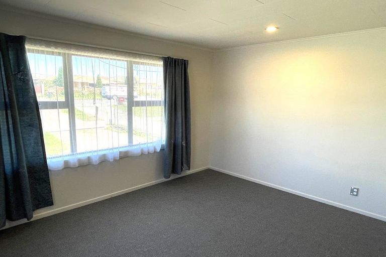 Photo of property in 523 Massey Road, Mangere, Auckland, 2022
