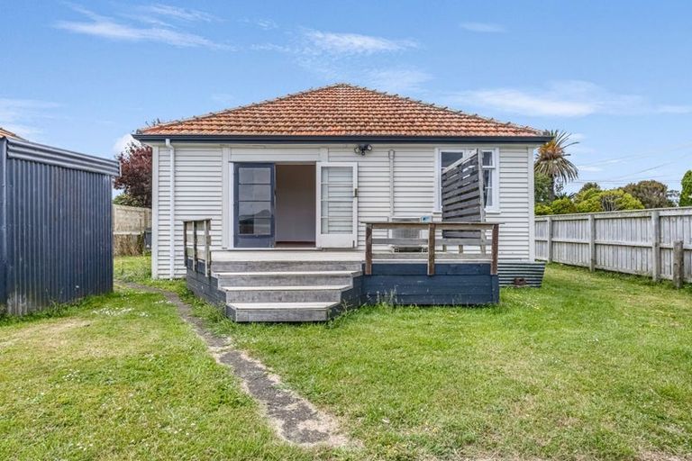 Photo of property in 29 Wilson Street, Waverley, 4510