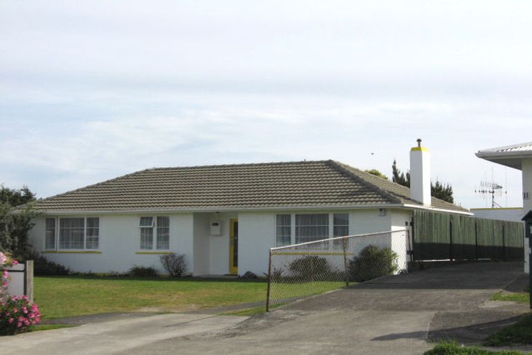 Photo of property in 9 Kuaka Place, Castlecliff, Whanganui, 4501
