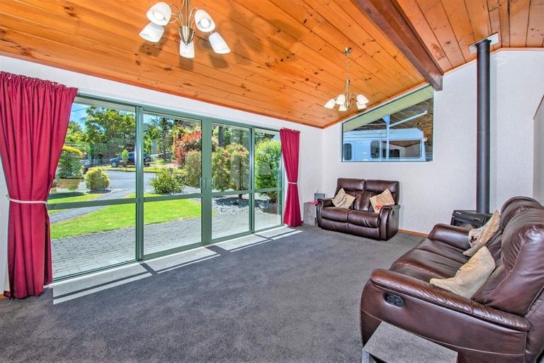 Photo of property in 14 Sierra Avenue, Te Kamo, Whangarei, 0112