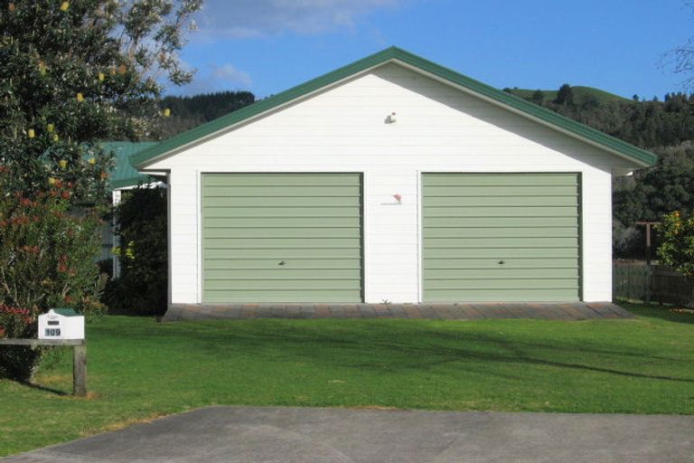 Photo of property in 109 Apperly Street, Whangamata, 3620
