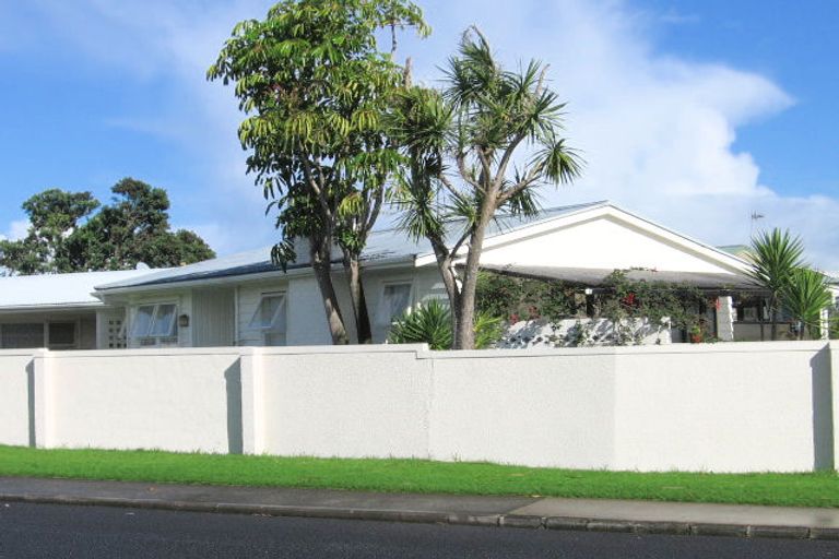 Photo of property in 2/99 Clovelly Road, Bucklands Beach, Auckland, 2012