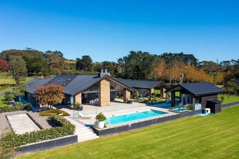 Photo of property in 73 Pomona Road, Kumeu, 0891