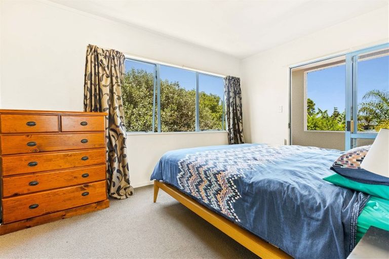 Photo of property in 111 Taikata Road, Te Atatu Peninsula, Auckland, 0610