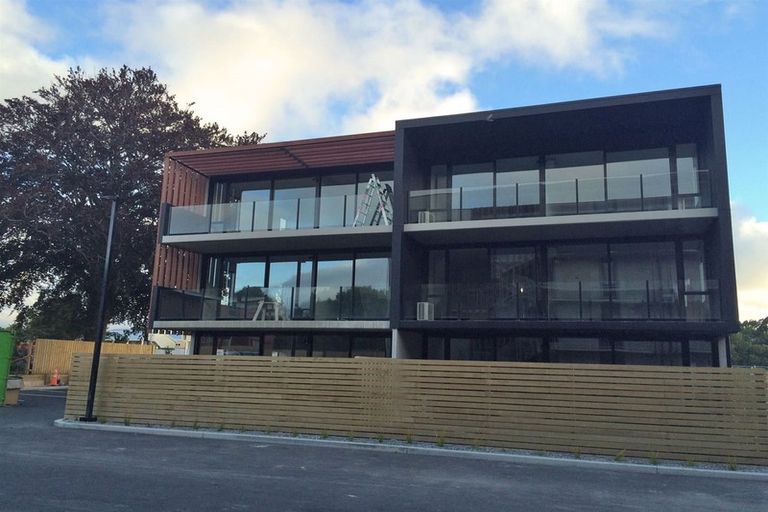 Photo of property in Leicester Executive Apartments, 312/282 Madras Street, Christchurch Central, Christchurch, 8011