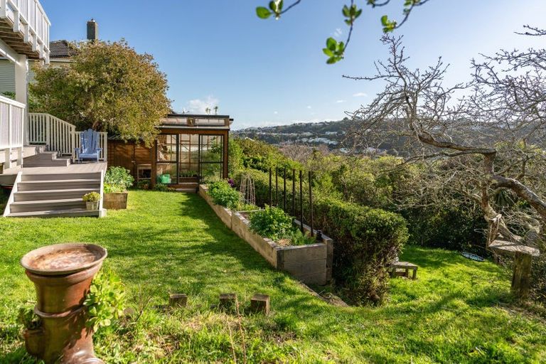 Photo of property in 167 Totara Road, Miramar, Wellington, 6022