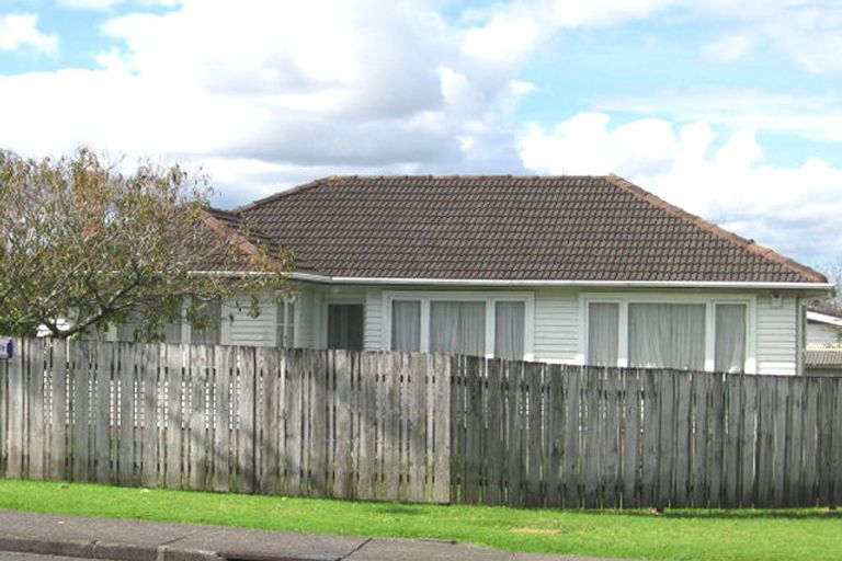 Photo of property in 687 Te Atatu Road, Te Atatu Peninsula, Auckland, 0610