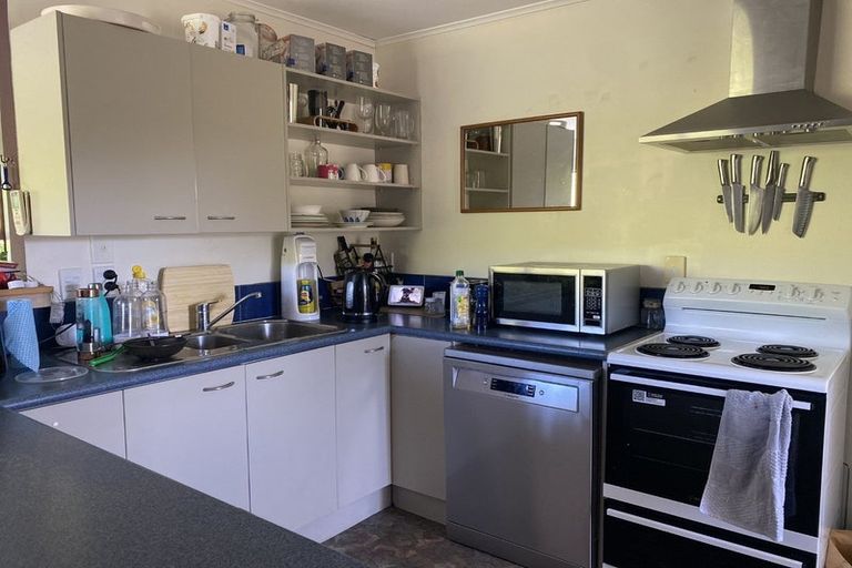 Photo of property in 186 Newlands Road, Newlands, Wellington, 6037