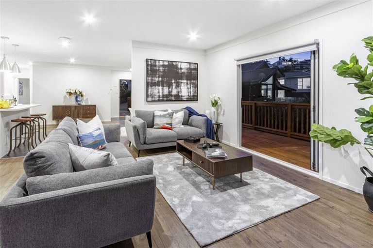 Photo of property in 46 Parr Terrace, Castor Bay, Auckland, 0620