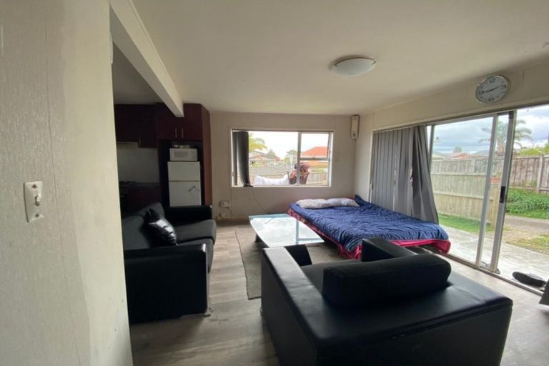 Photo of property in 92b Great South Road, Manurewa, Auckland, 2102