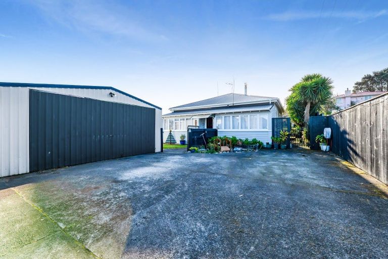 Photo of property in 78 Ngamotu Road, Spotswood, New Plymouth, 4310