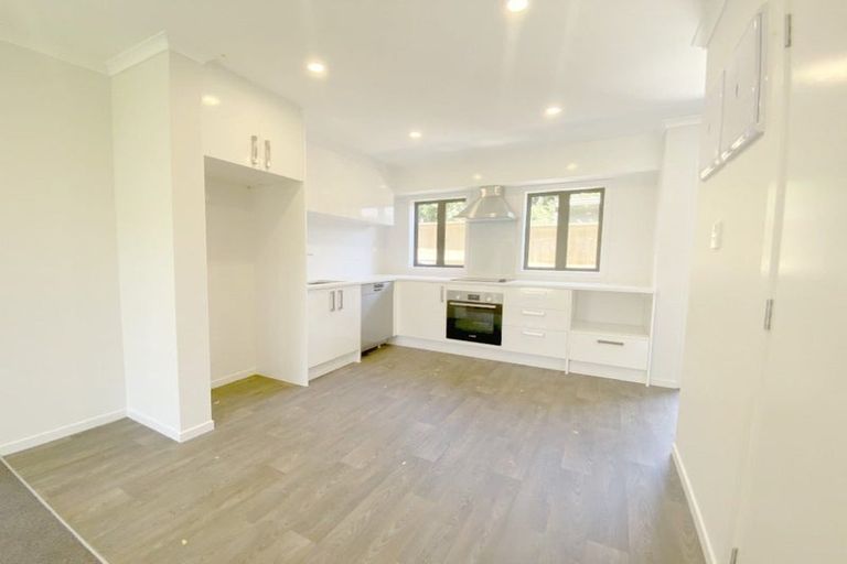 Photo of property in 2/9 Marlene Avenue, Te Atatu South, Auckland, 0610