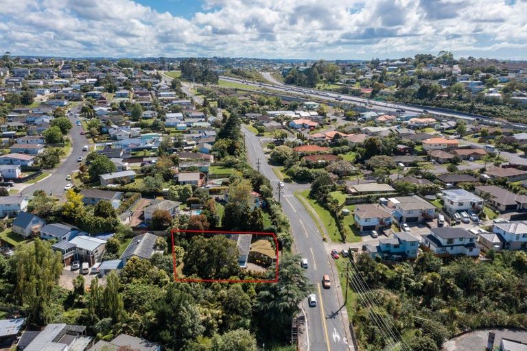 Photo of property in 8 Makora Road, Massey, Auckland, 0614