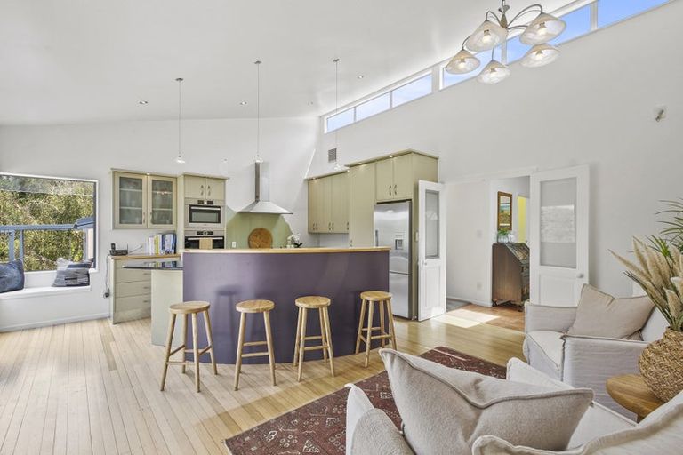 Photo of property in 379 Mangorei Road, Merrilands, New Plymouth, 4312