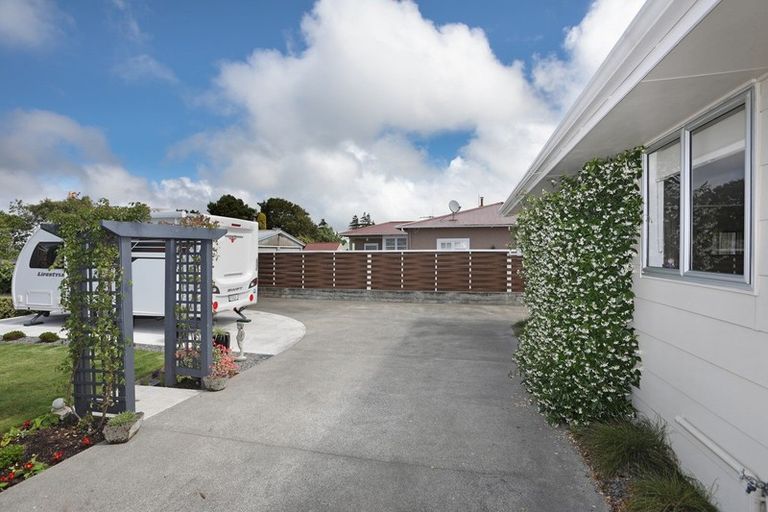 Photo of property in 5 Oxford Street, Marton, 4710