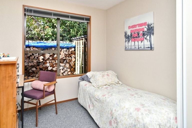 Photo of property in 72 Sarabande Avenue, Redwood, Christchurch, 8051