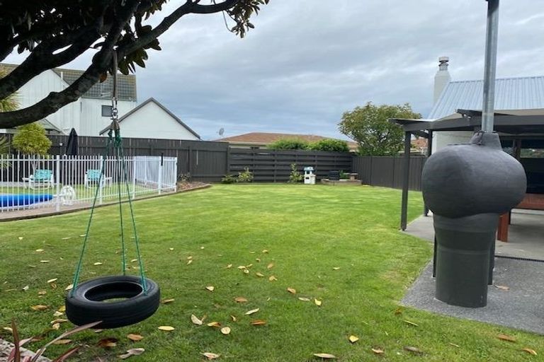 Photo of property in 35 Donegal Crescent, Tamatea, Napier, 4112