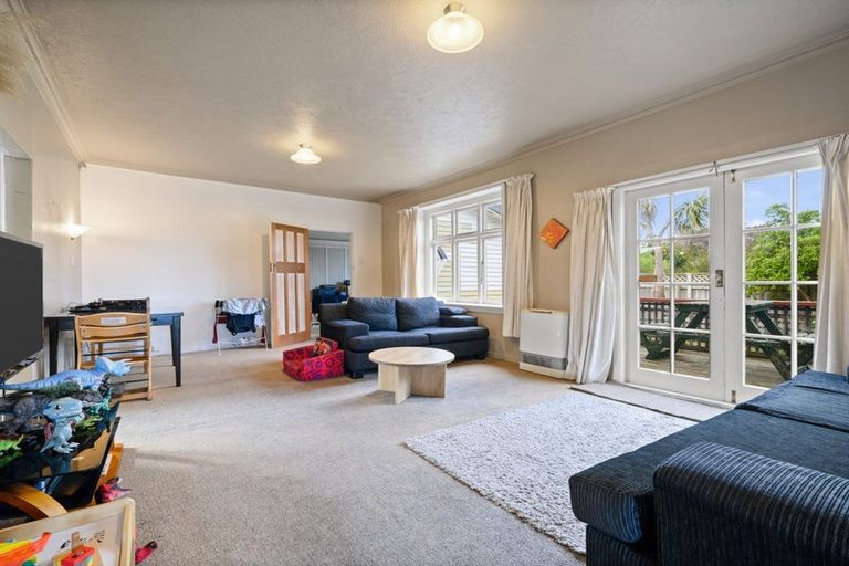 Photo of property in 181 Bowhill Road, New Brighton, Christchurch, 8083