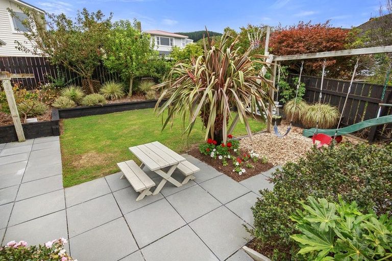 Photo of property in 68 Redwood Avenue, Tawa, Wellington, 5028