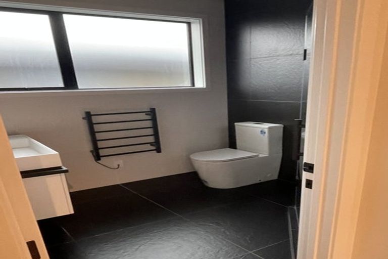 Photo of property in 1 Picnic Point Road, Hobsonville, Auckland, 0616